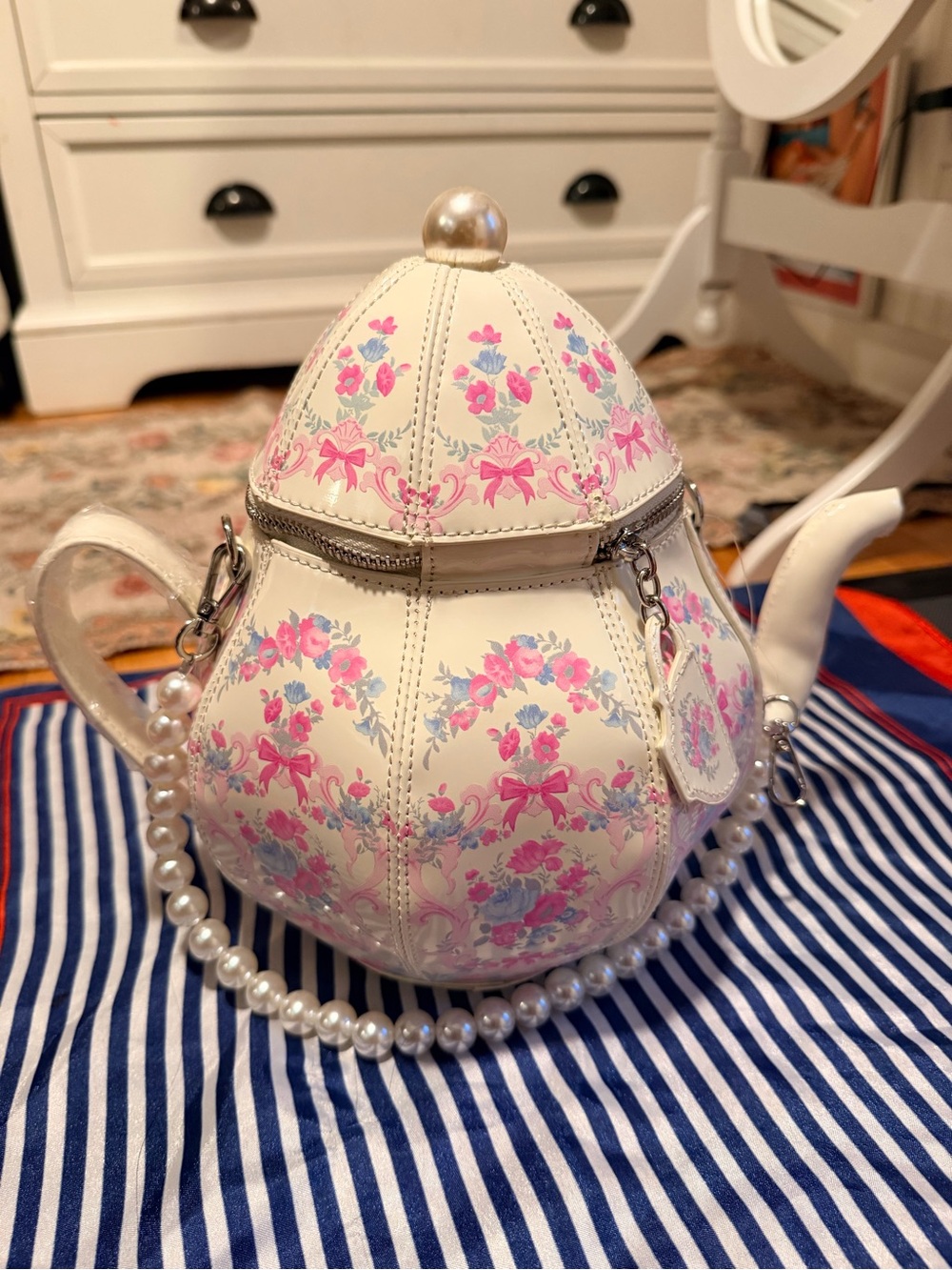 Floral Pearl-Handle Cream Teapot Crossbody Bag